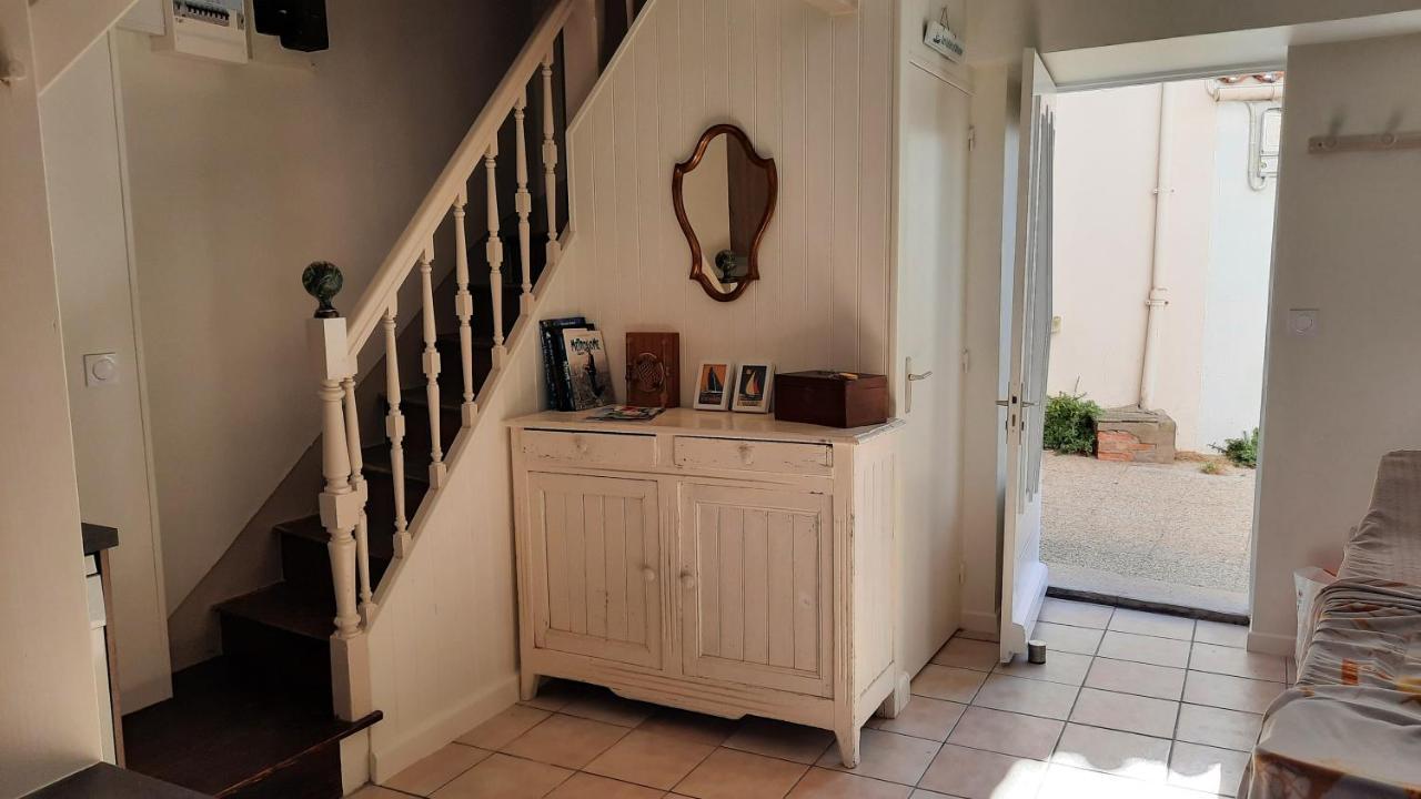 Maison De Pecheur Renovee Avec Cour Proche Du Port Les Sables-d'Olonne Exterior photo